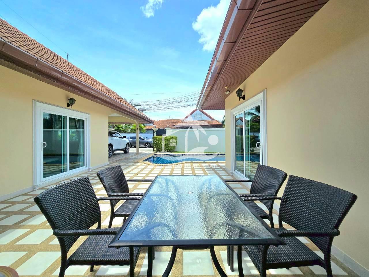 1 (10) Pool View Villas – East Pattaya