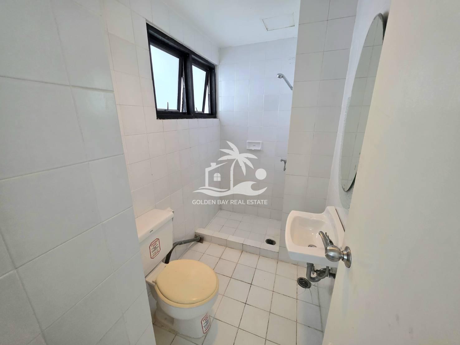 1734669 Saranchol – Wongamat