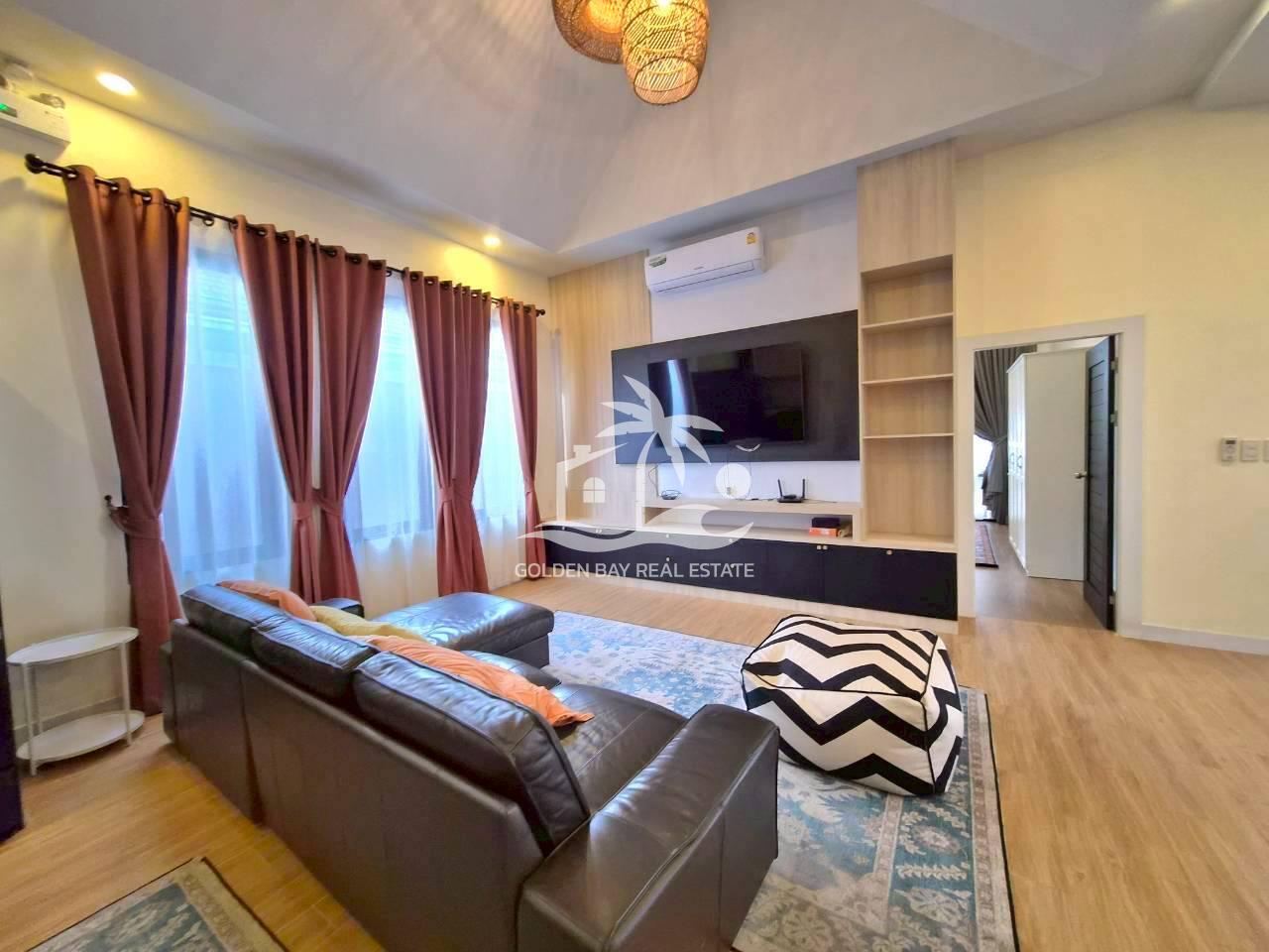 LINE_ALBUM_private house 1042 for rent 75k_250825_21 Private Pool Villas – East Pattaya