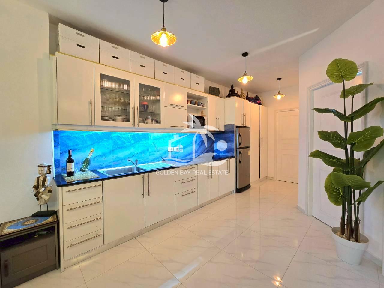 Apartment 4 Condominium – Pratumnak Hill