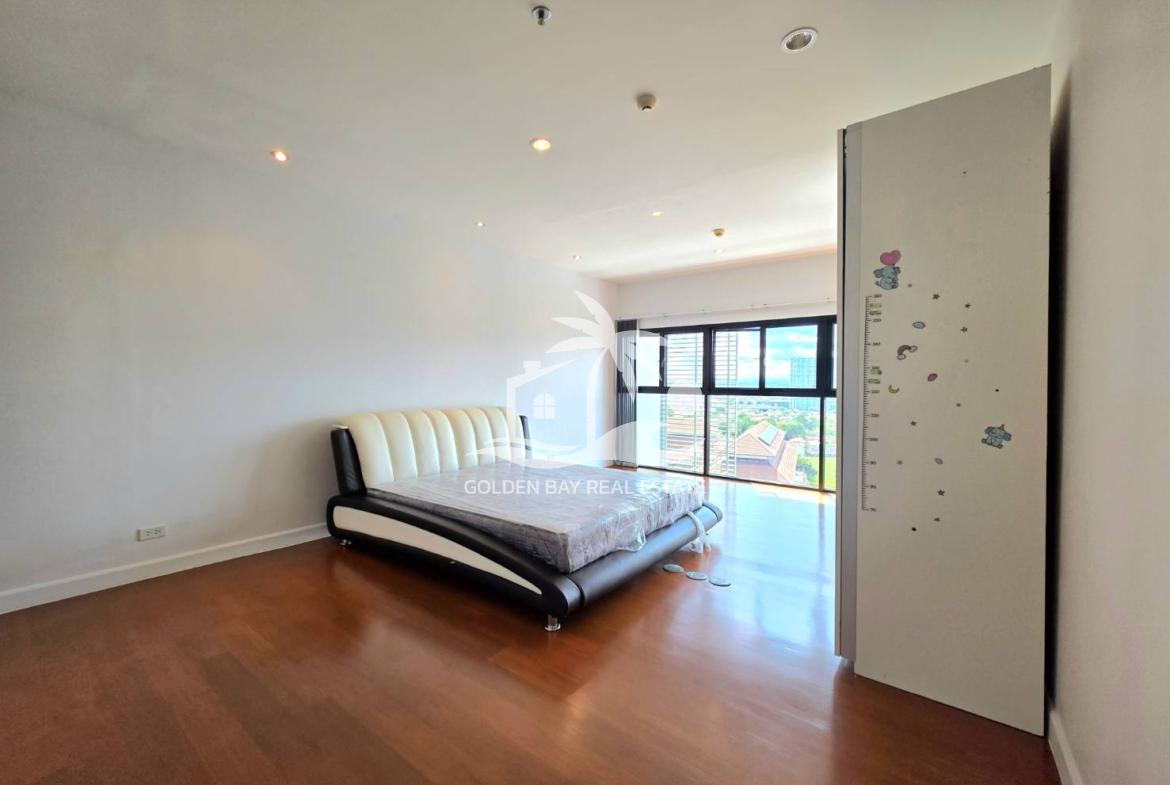 The Axis Condominium – Pratumnak Hill