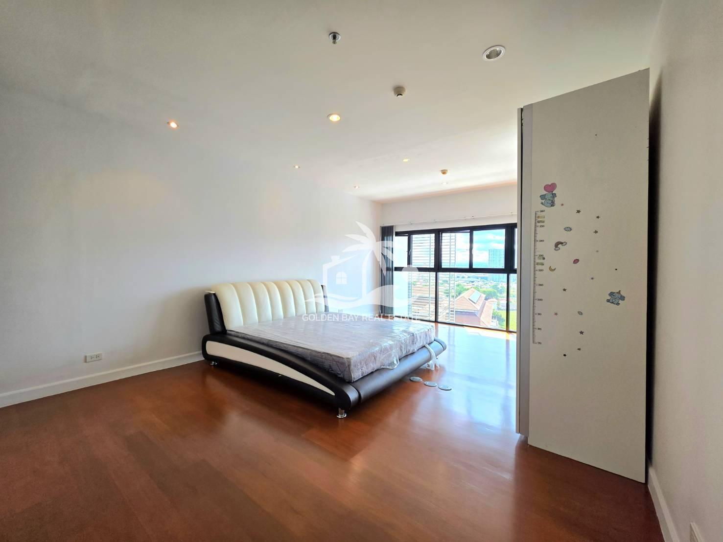 1753122_0 The Axis Condominium – Pratumnak Hill