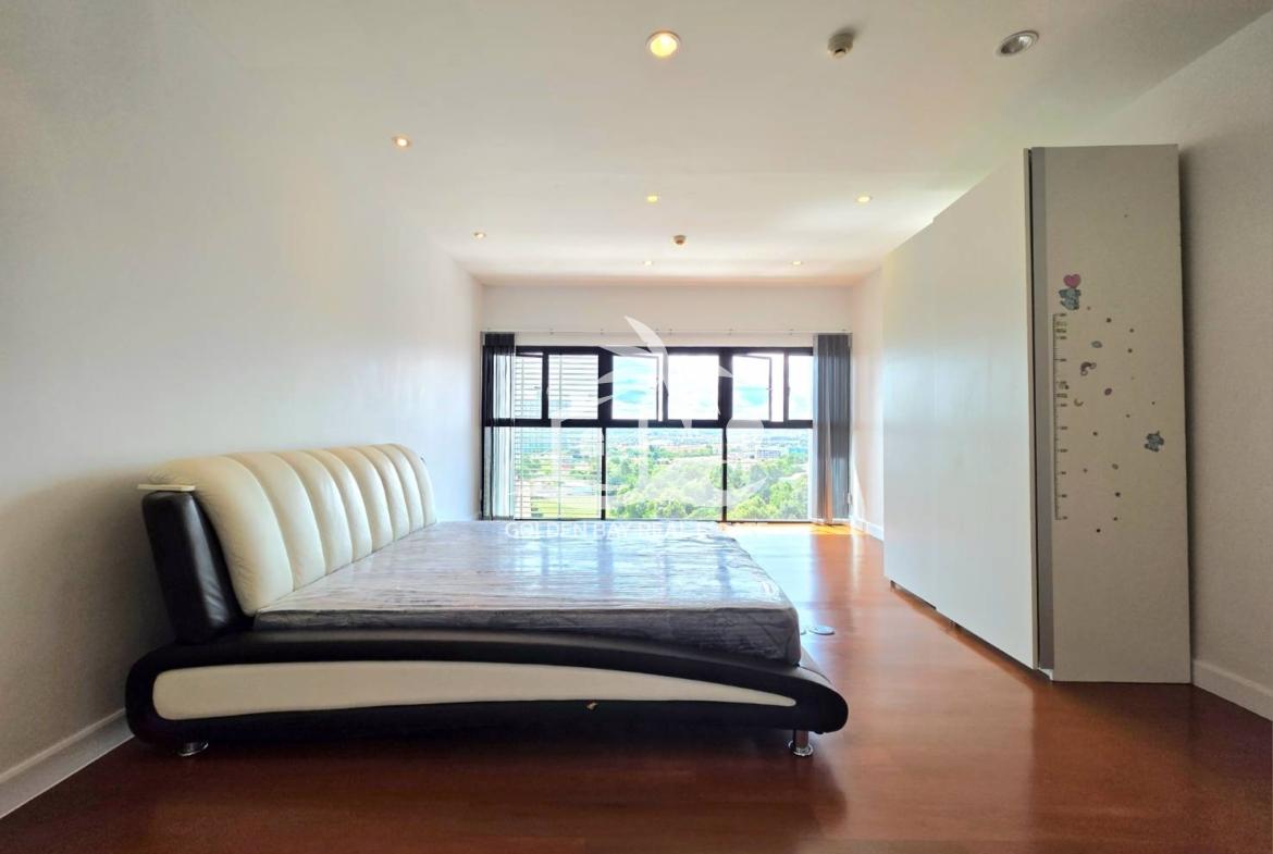 The Axis Condominium – Pratumnak Hill