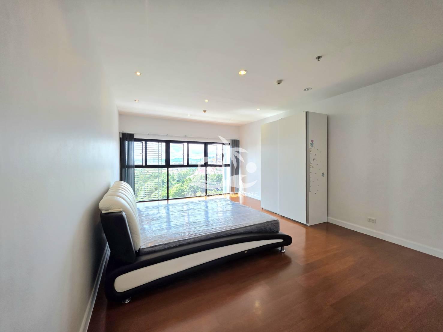 1753128_0 The Axis Condominium – Pratumnak Hill