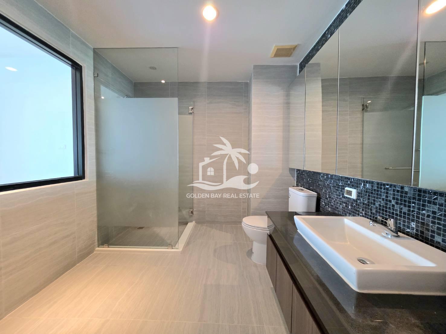 1753129_0 The Axis Condominium – Pratumnak Hill