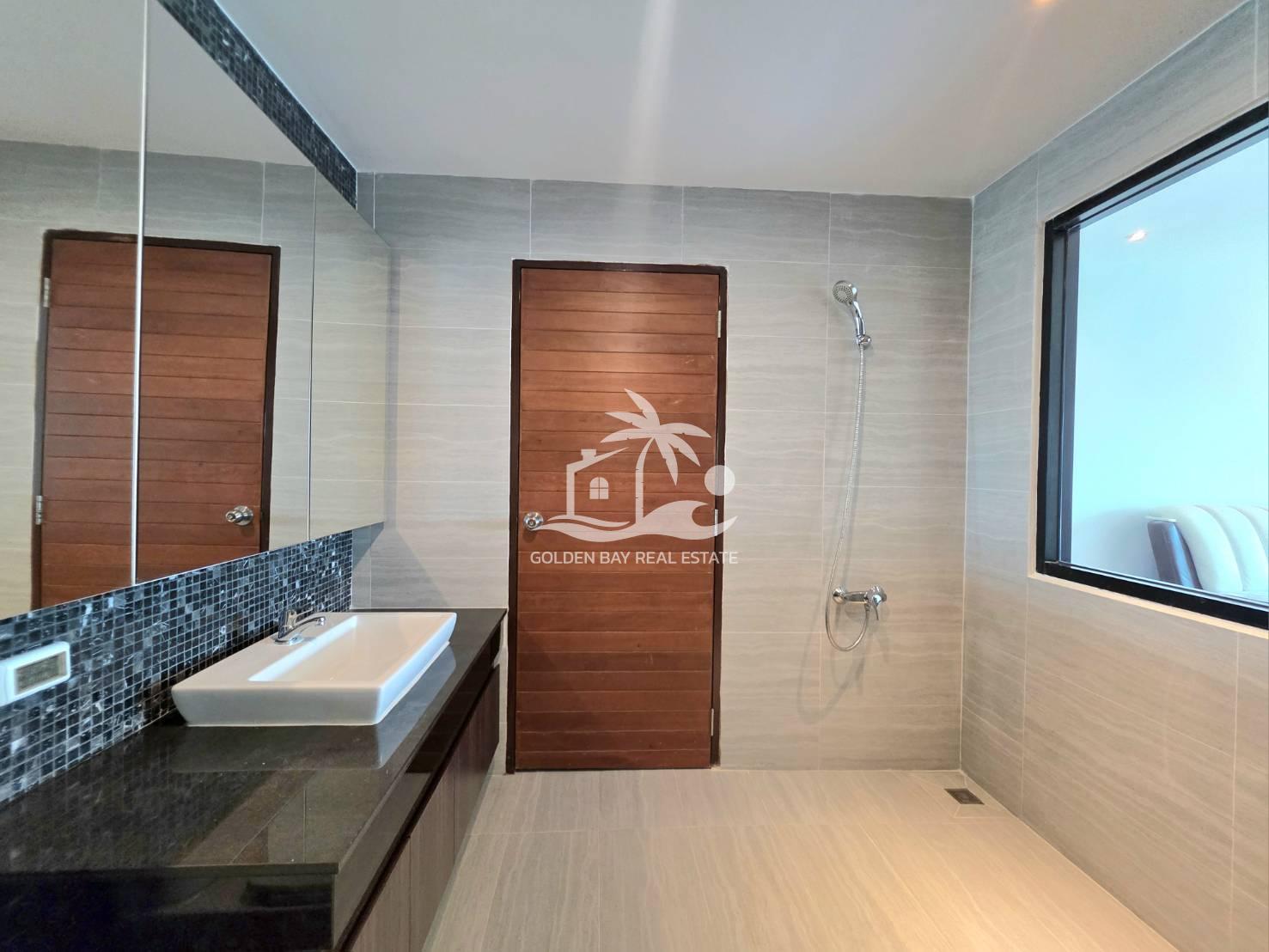 1753130_0 The Axis Condominium – Pratumnak Hill