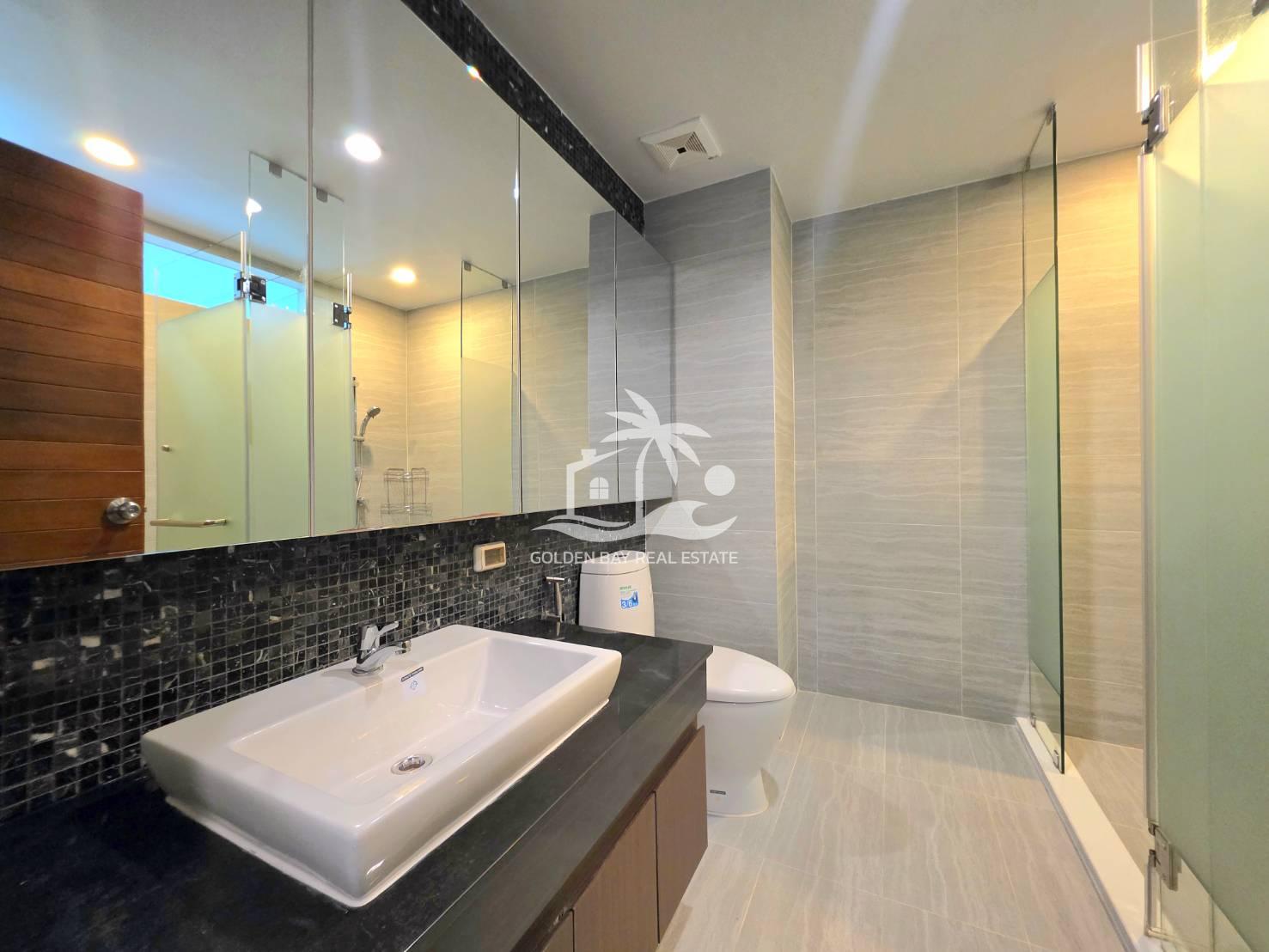 1753136_0 The Axis Condominium – Pratumnak Hill