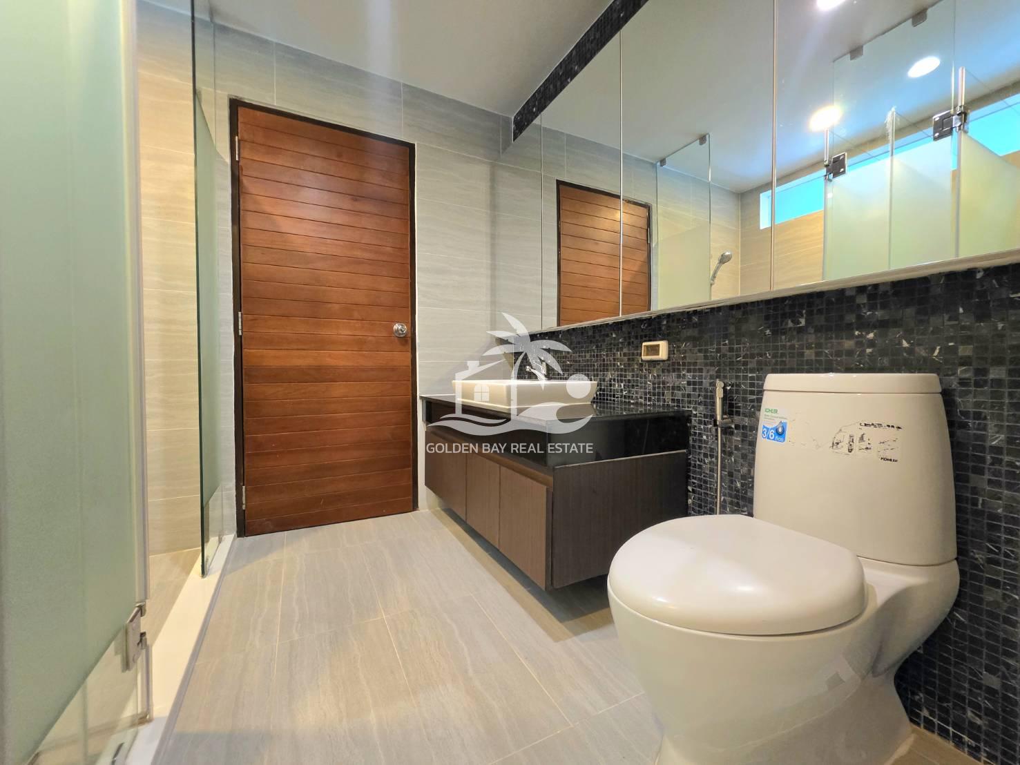 1753138_0 The Axis Condominium – Pratumnak Hill
