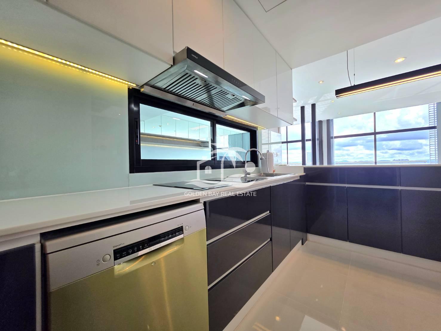 1753144_0 The Axis Condominium – Pratumnak Hill