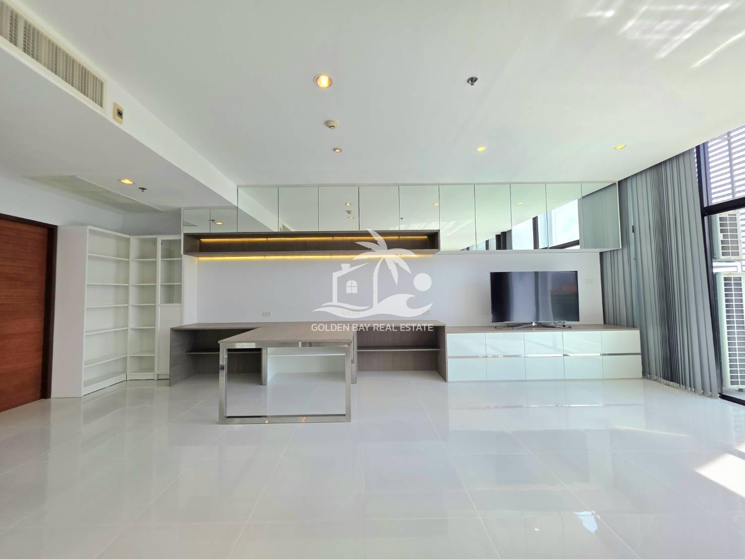 1753149_0 The Axis Condominium – Pratumnak Hill