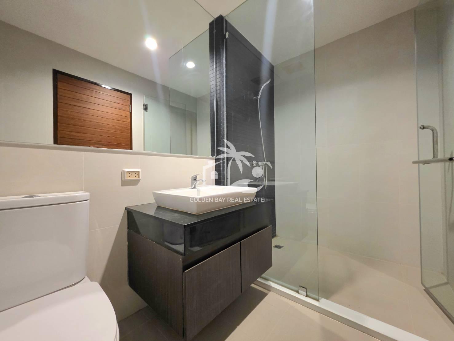 1753153_0 The Axis Condominium – Pratumnak Hill