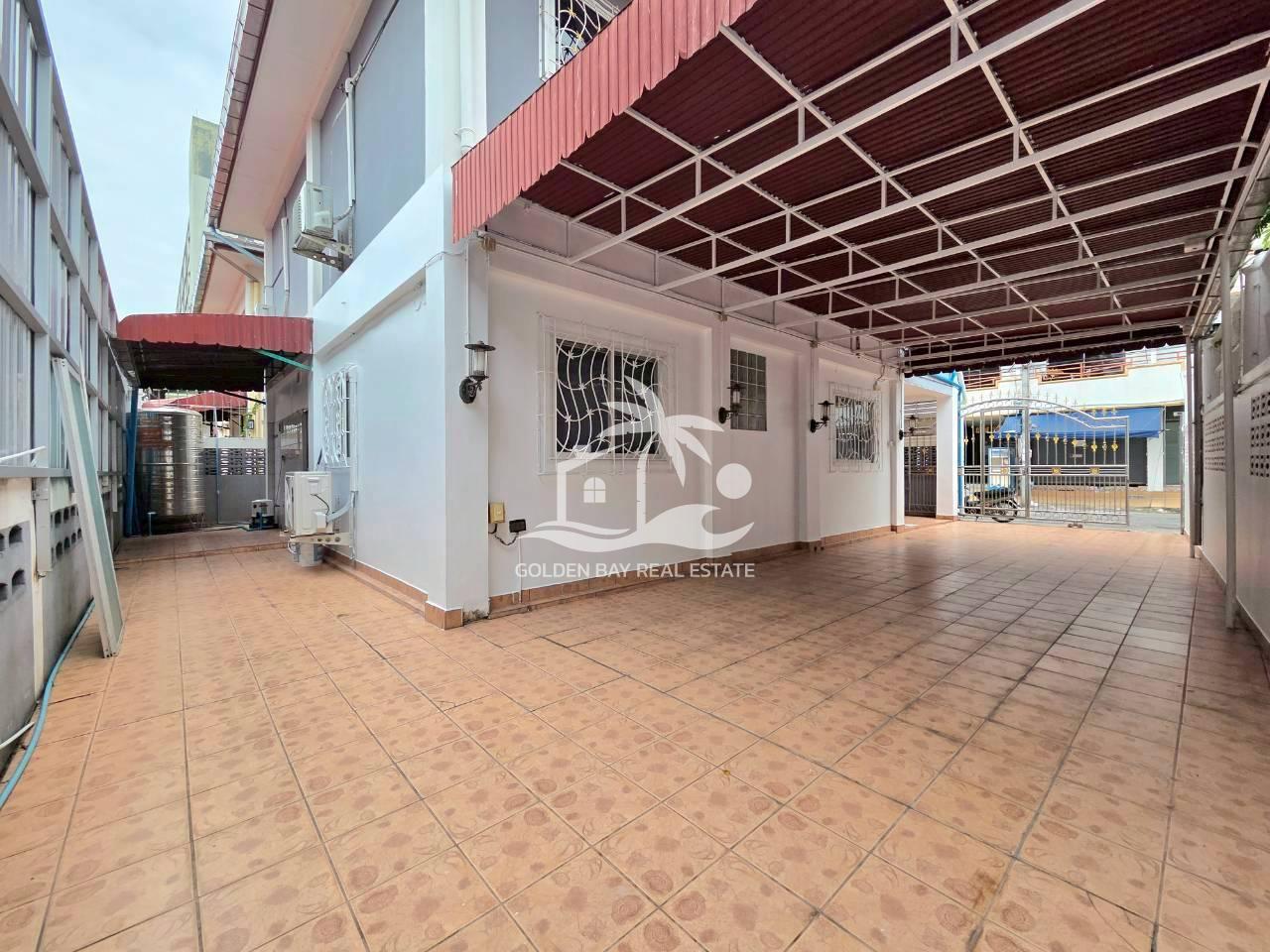 LINE_ALBUM_30092025_250930_23 Private House Soi Sukhumvit 36/1- Pattaya City