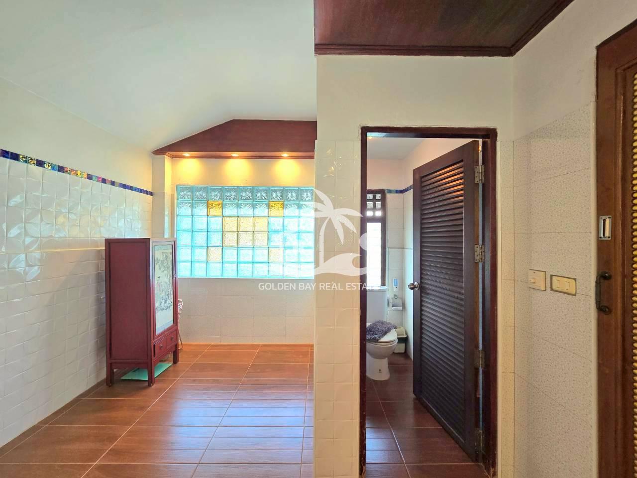 1 (35) C’est Palai – Jomtien