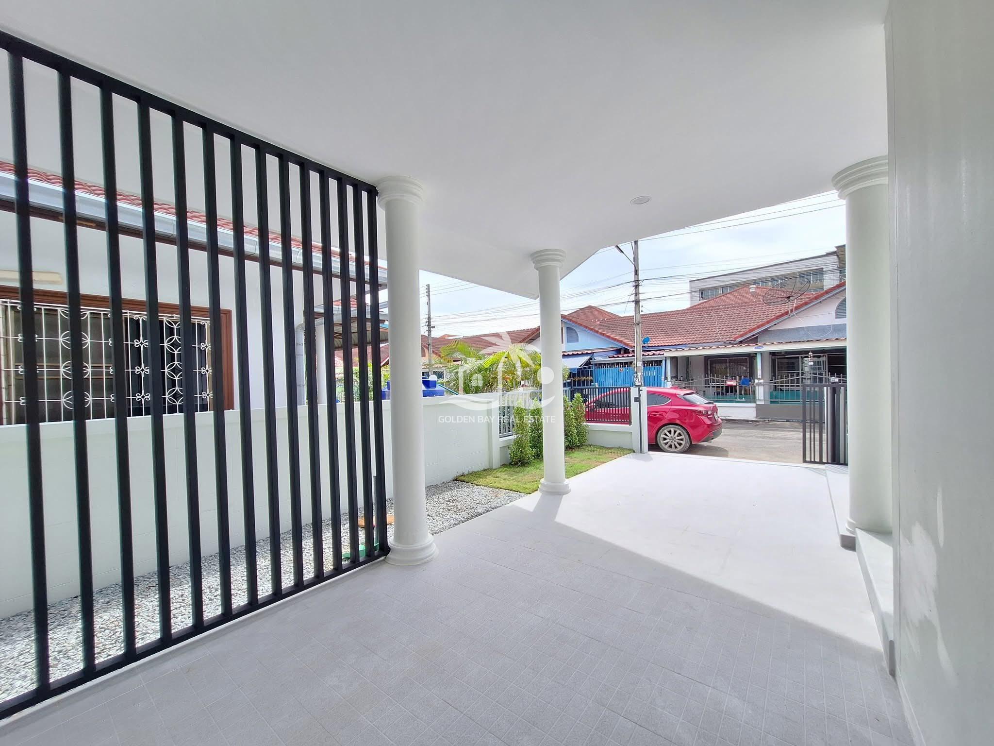 1 (5) Eakmongkol Village 3 – East Pattaya