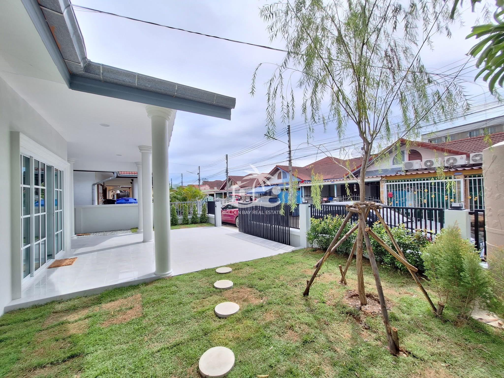 1 (9) Eakmongkol Village 3 – East Pattaya