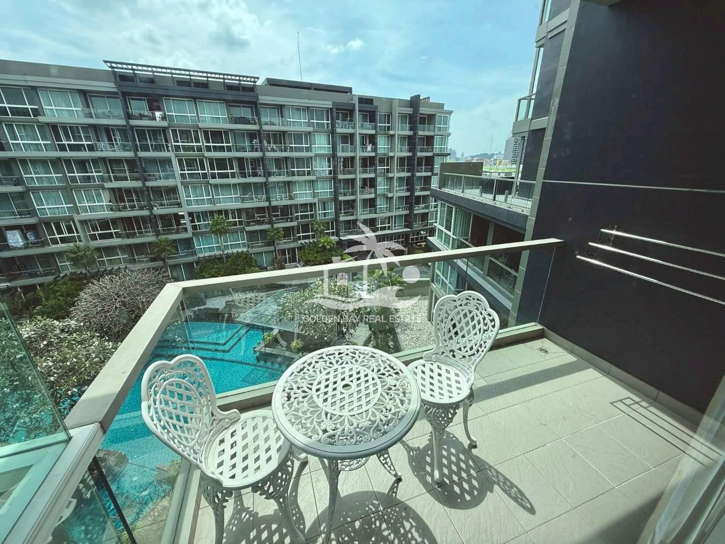 15 Apus – Pattaya City