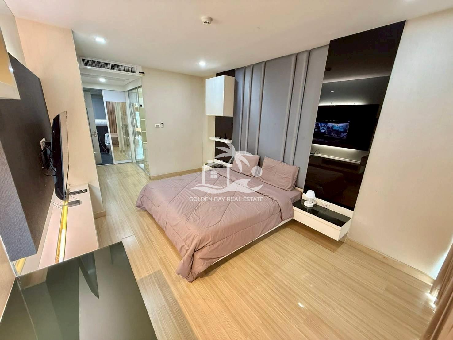 8 Apus – Pattaya City