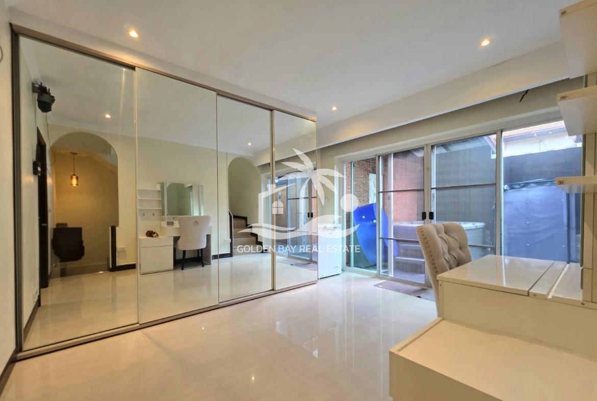 Town House Soi Kasetsin 1 – Pratumnak Hill
