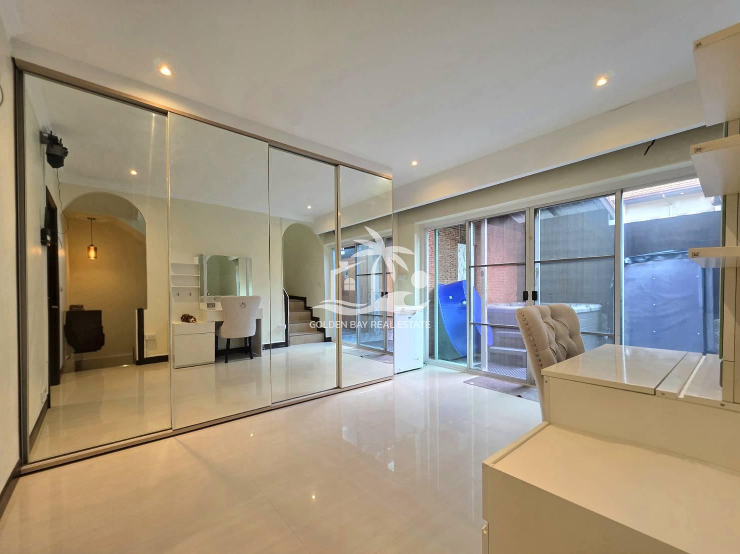 Town House Soi Kasetsin 1 – Pratumnak Hill