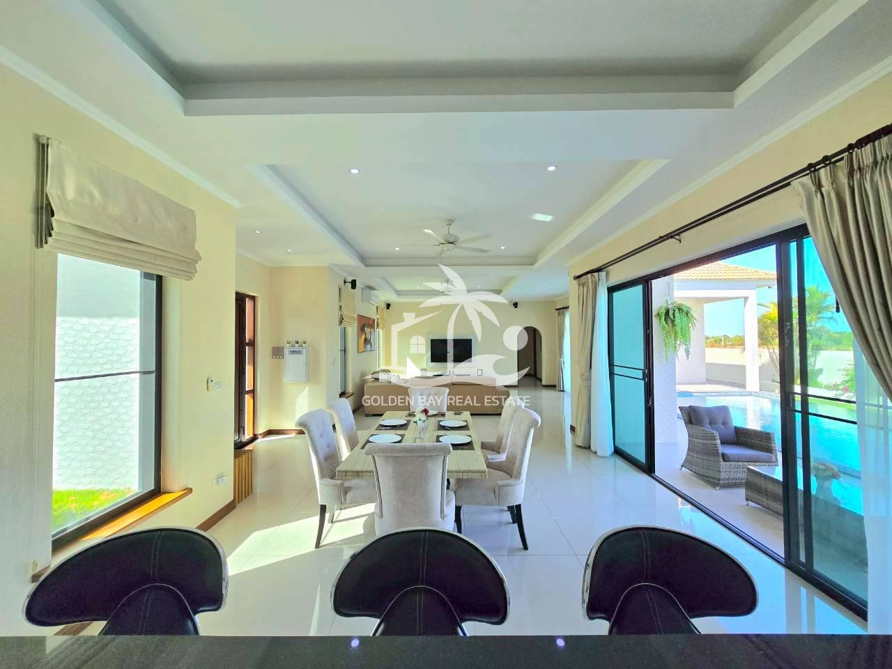 Santa Maria – East Pattaya