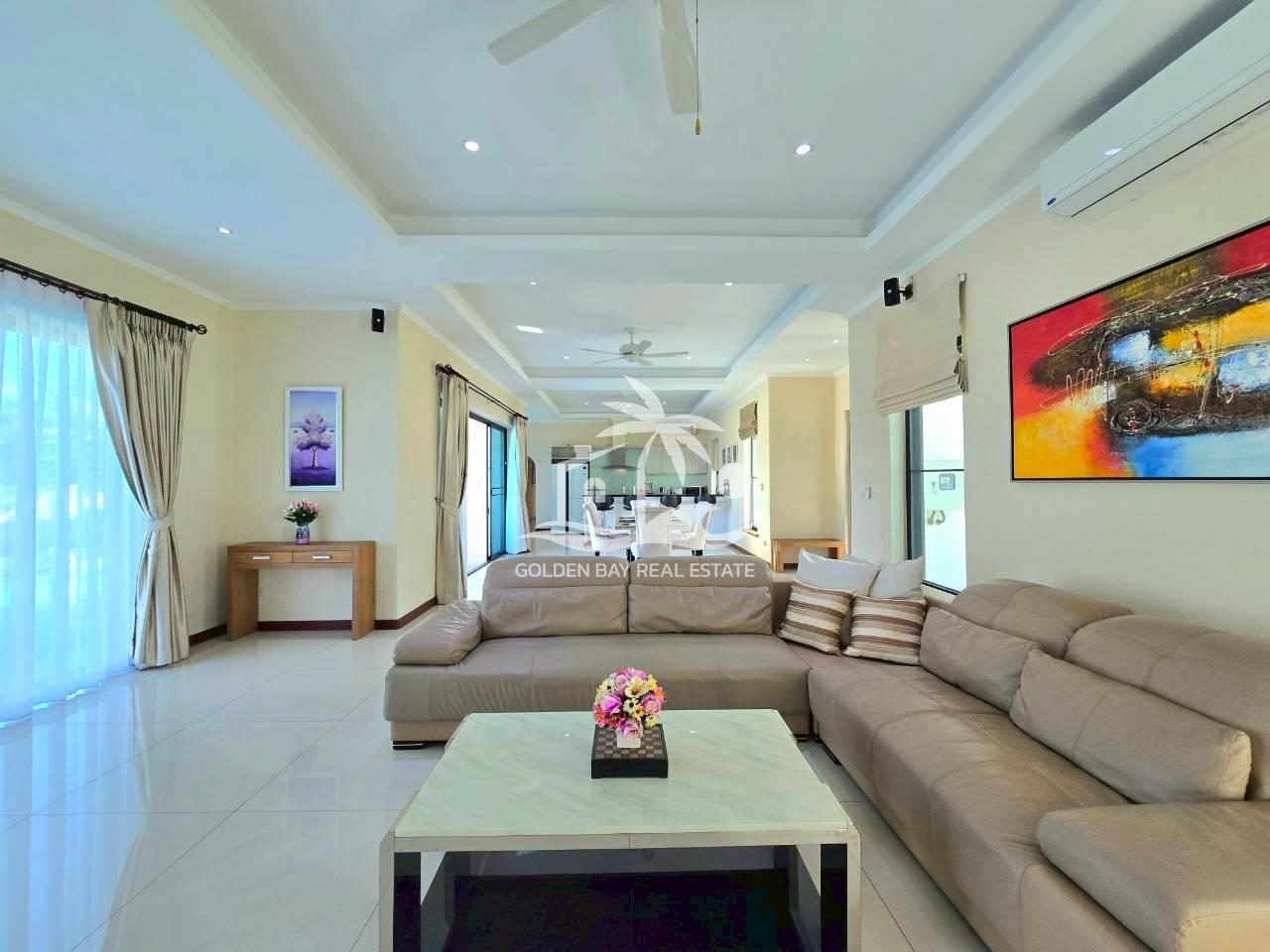 Santa Maria – East Pattaya