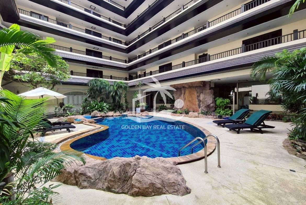 Nirvana Place – Pratumnak Hill