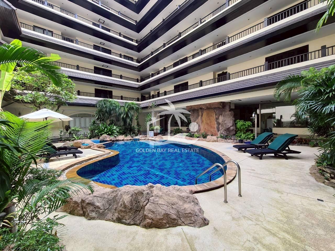 Nirvana Place – Pratumnak Hill