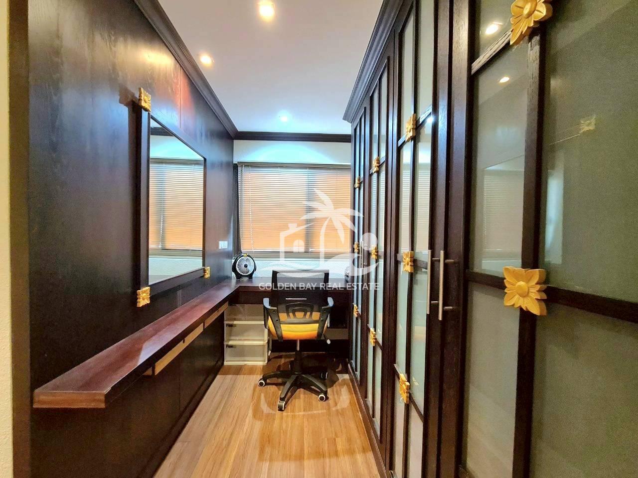 Nirvana Place – Pratumnak Hill
