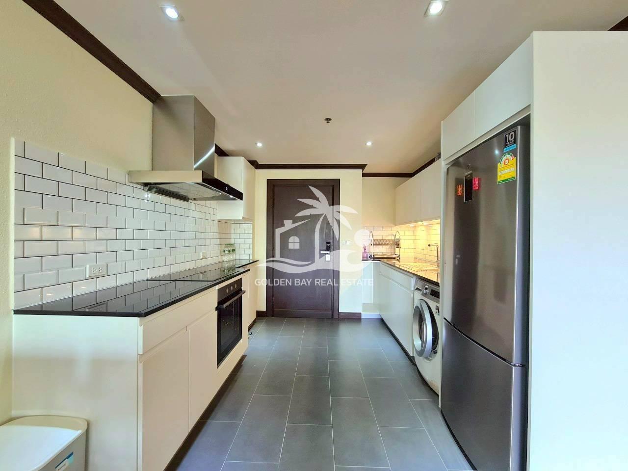 Nirvana Place – Pratumnak Hill