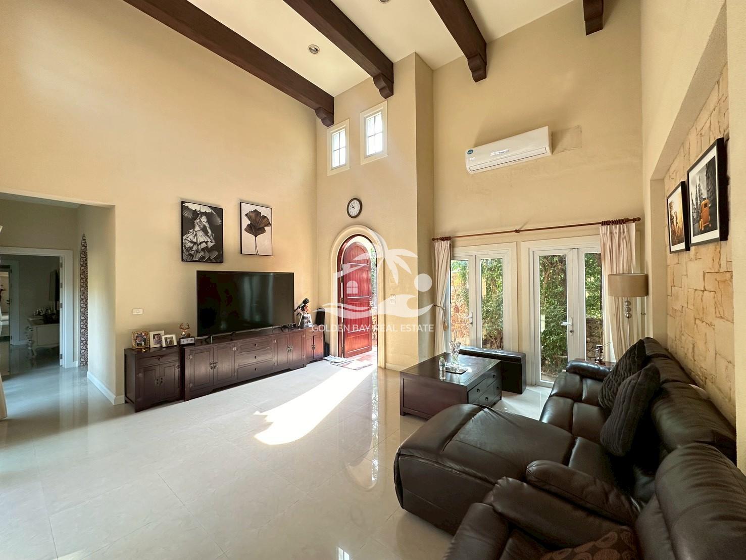 1 (27) Silk Road Place – East Pattaya
