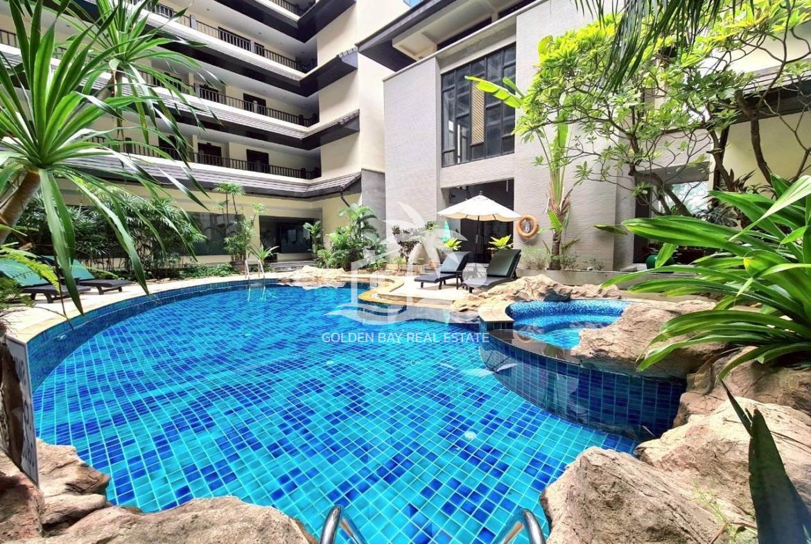 Nirvana Place – Pratumnak Hill
