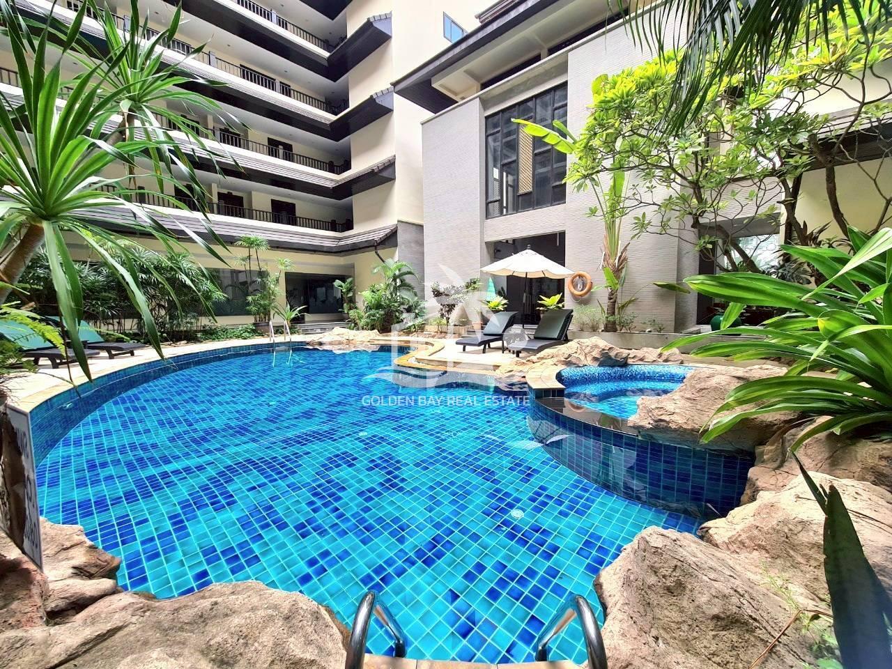 Nirvana Place – Pratumnak Hill