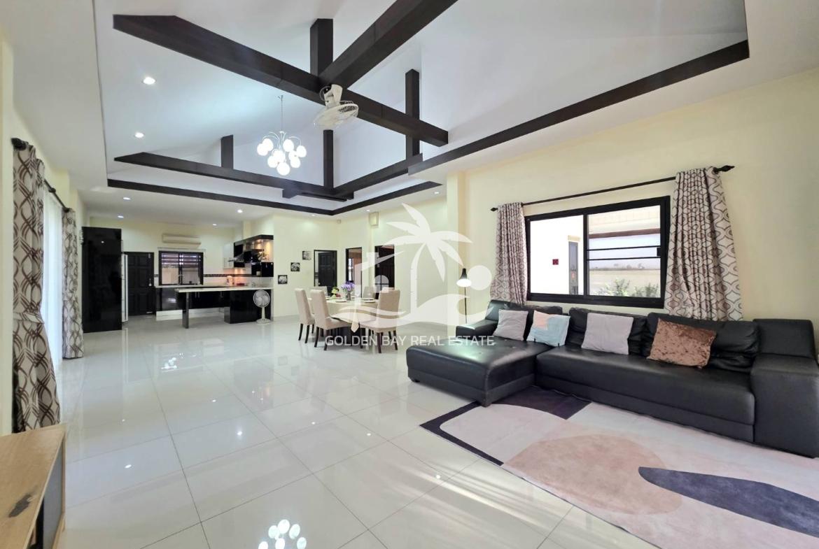 Baan Dusit Pattaya Lake – Baan Amphur