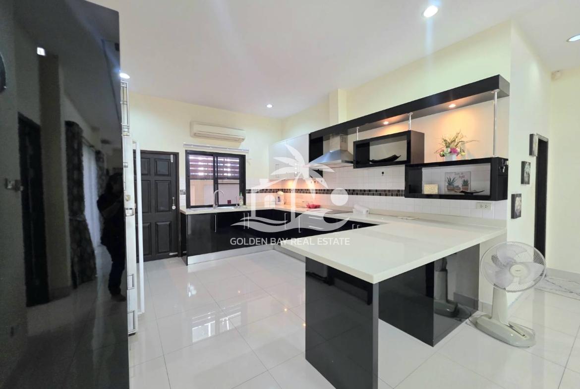 Baan Dusit Pattaya Lake – Baan Amphur
