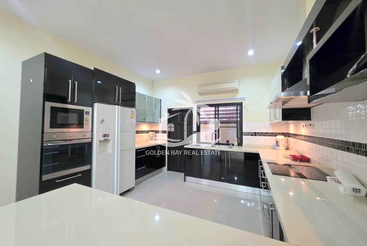Baan Dusit Pattaya Lake – Baan Amphur