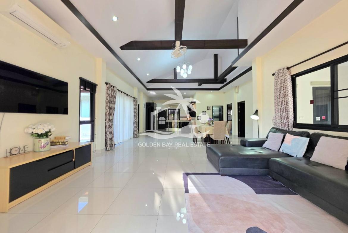 Baan Dusit Pattaya Lake – Baan Amphur