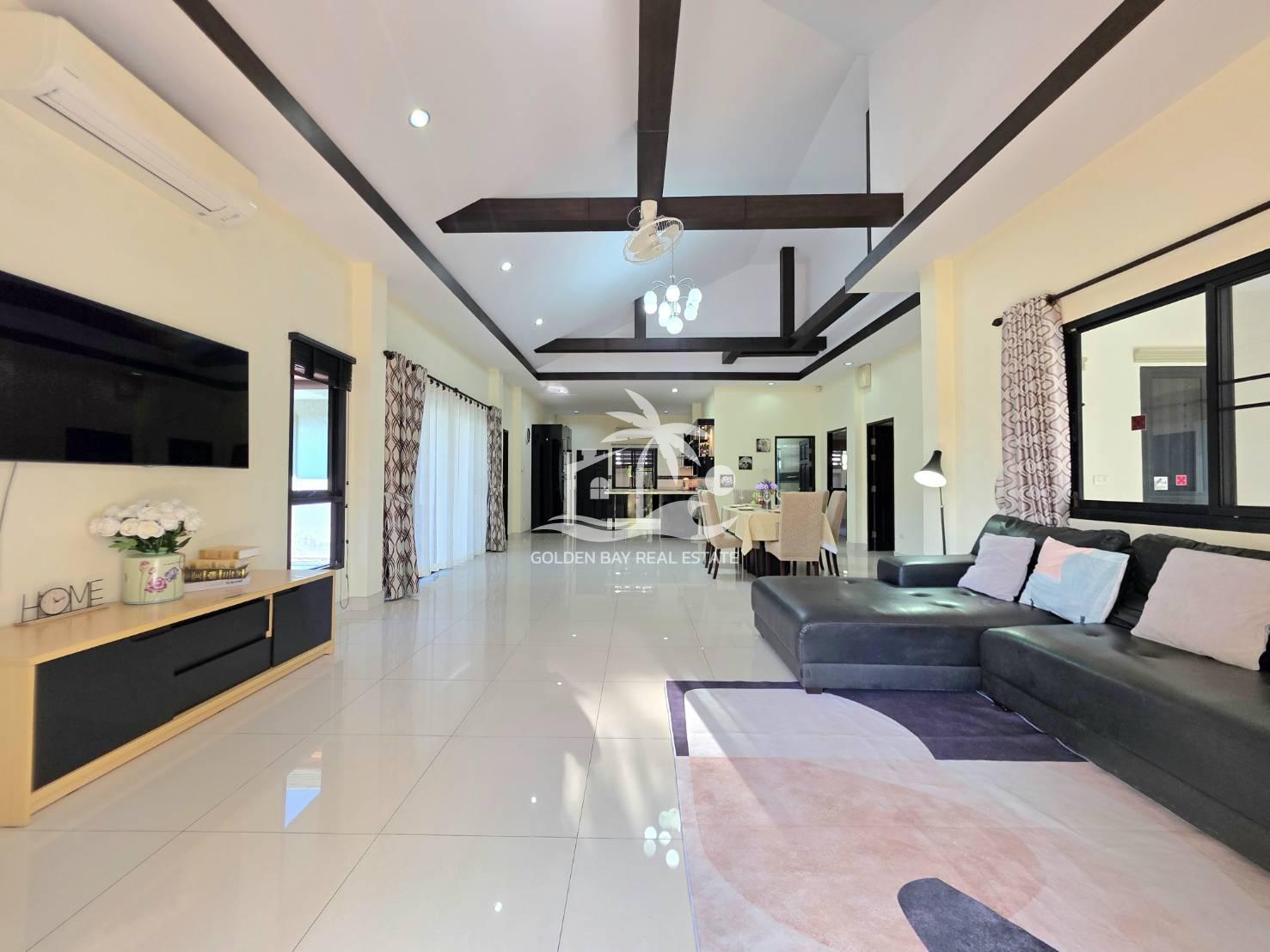 Baan Dusit Pattaya Lake – Baan Amphur