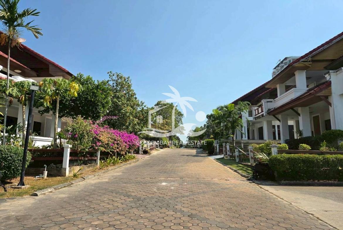 Hin Wong Nivate – Baan Amphur