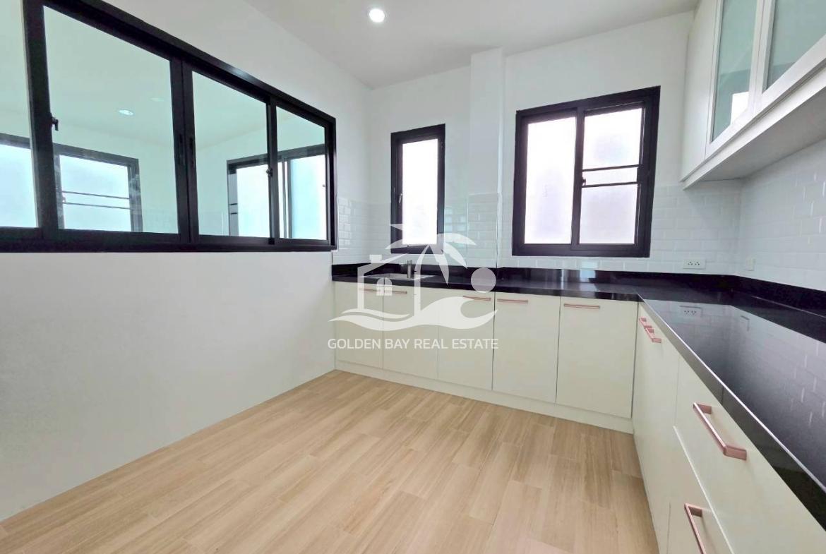 Sirisa 12 – East Pattaya