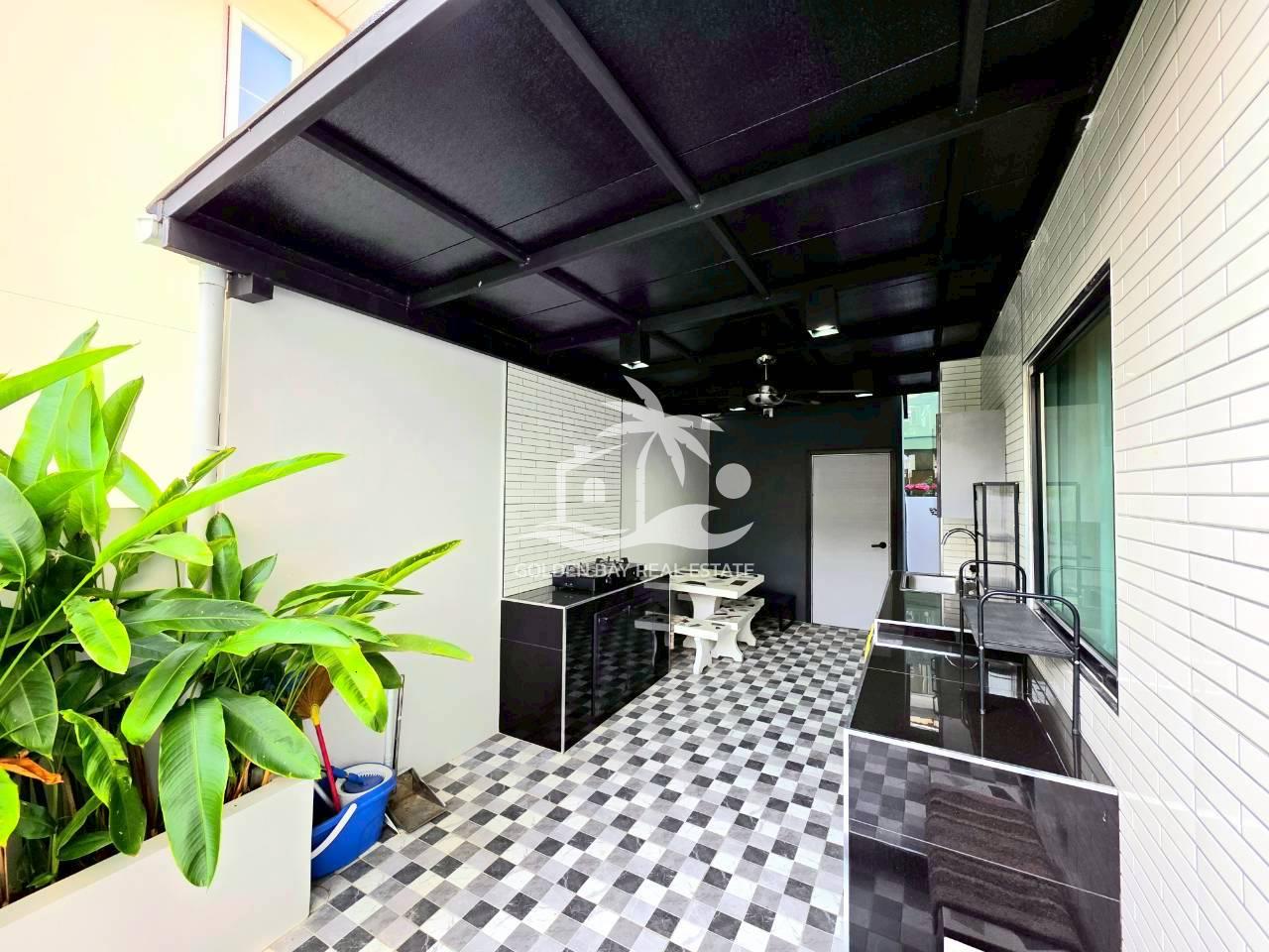 T (25) Baan Suan Lalana – Jomtien