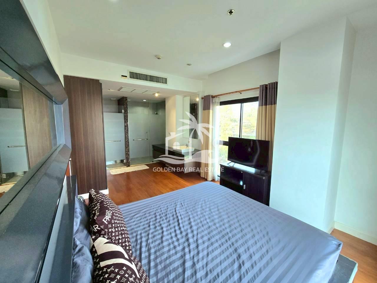 1 (11) The Axis Condominium – Pratumnak Hill