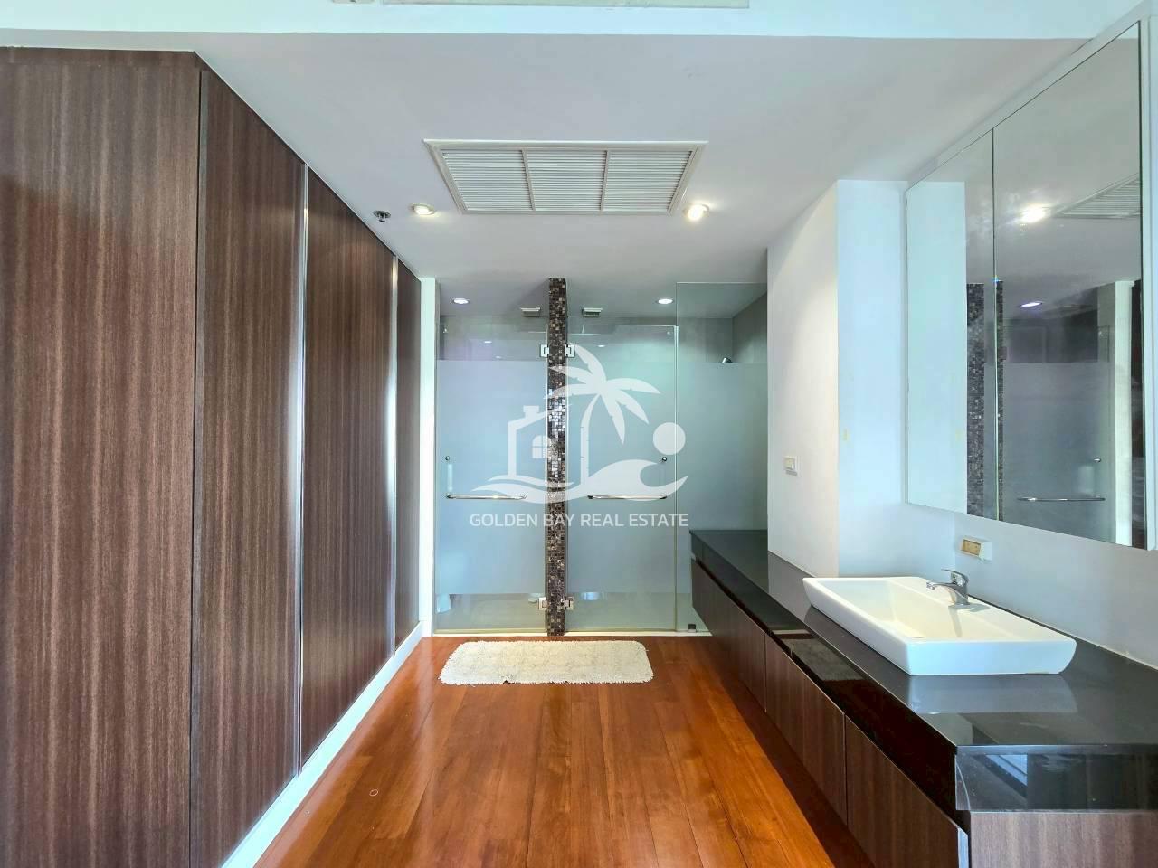 1 (12) The Axis Condominium – Pratumnak Hill