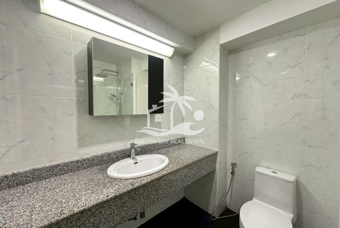 Sombat Pattaya Condotel – Pratumnak Hill
