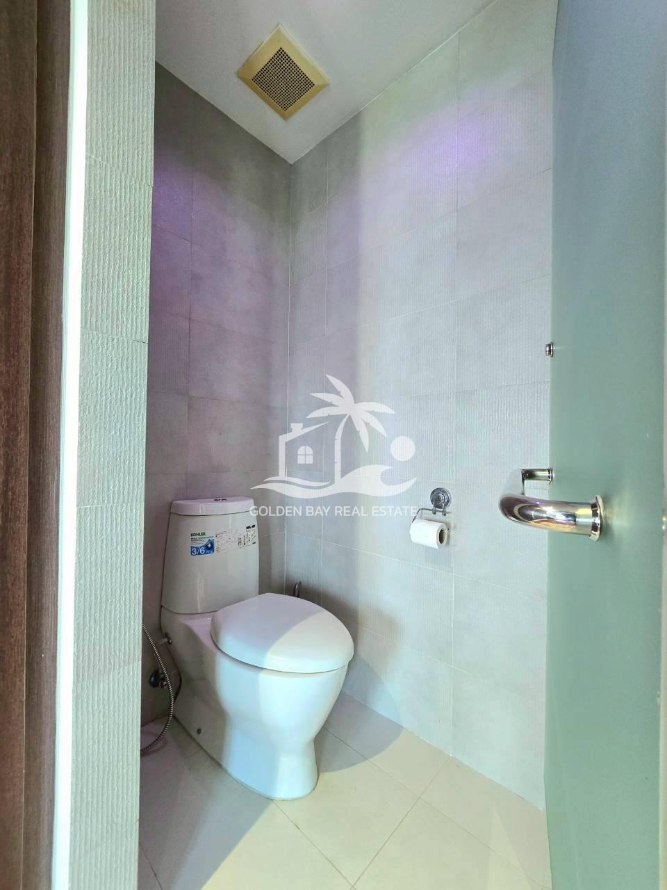 1 (14) The Axis Condominium – Pratumnak Hill