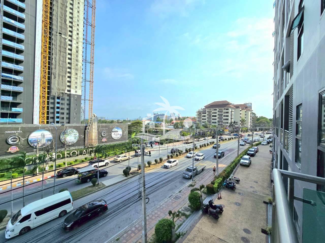 1 (26) The Axis Condominium – Pratumnak Hill