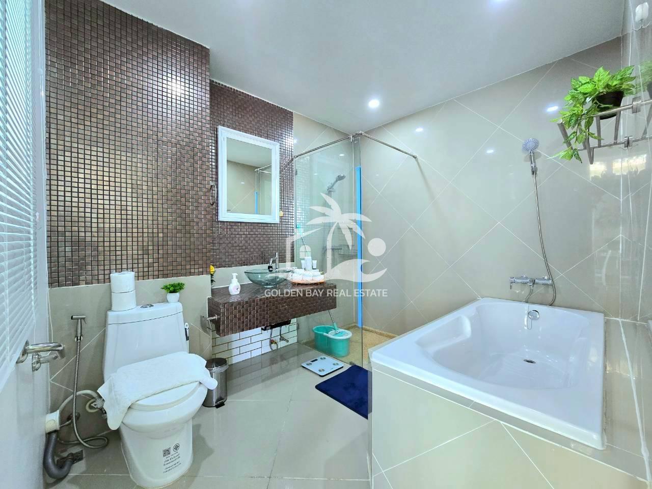 1 (13) Diamond Suites – Pratumnak Hill
