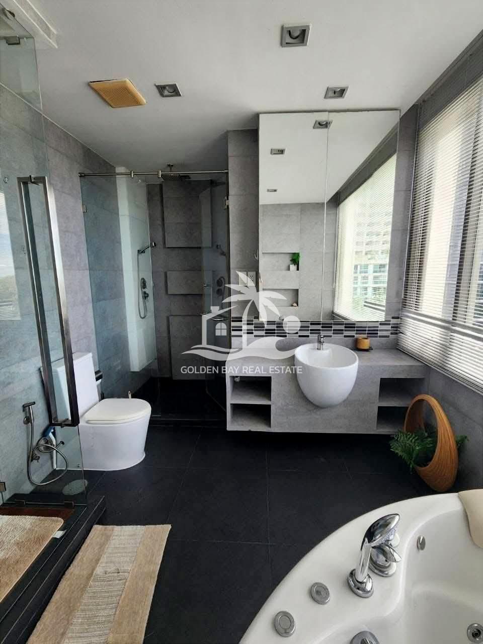 Ananya Beachfront Condominium – Wongamat
