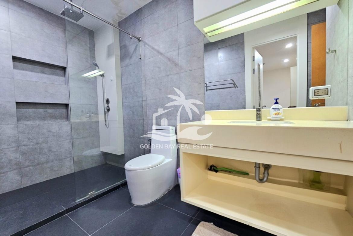 Ananya Beachfront Condominium – Wongamat