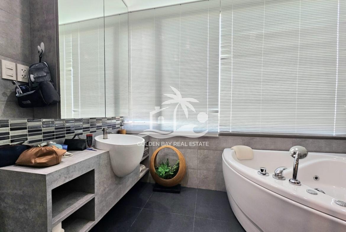 Ananya Beachfront Condominium – Wongamat