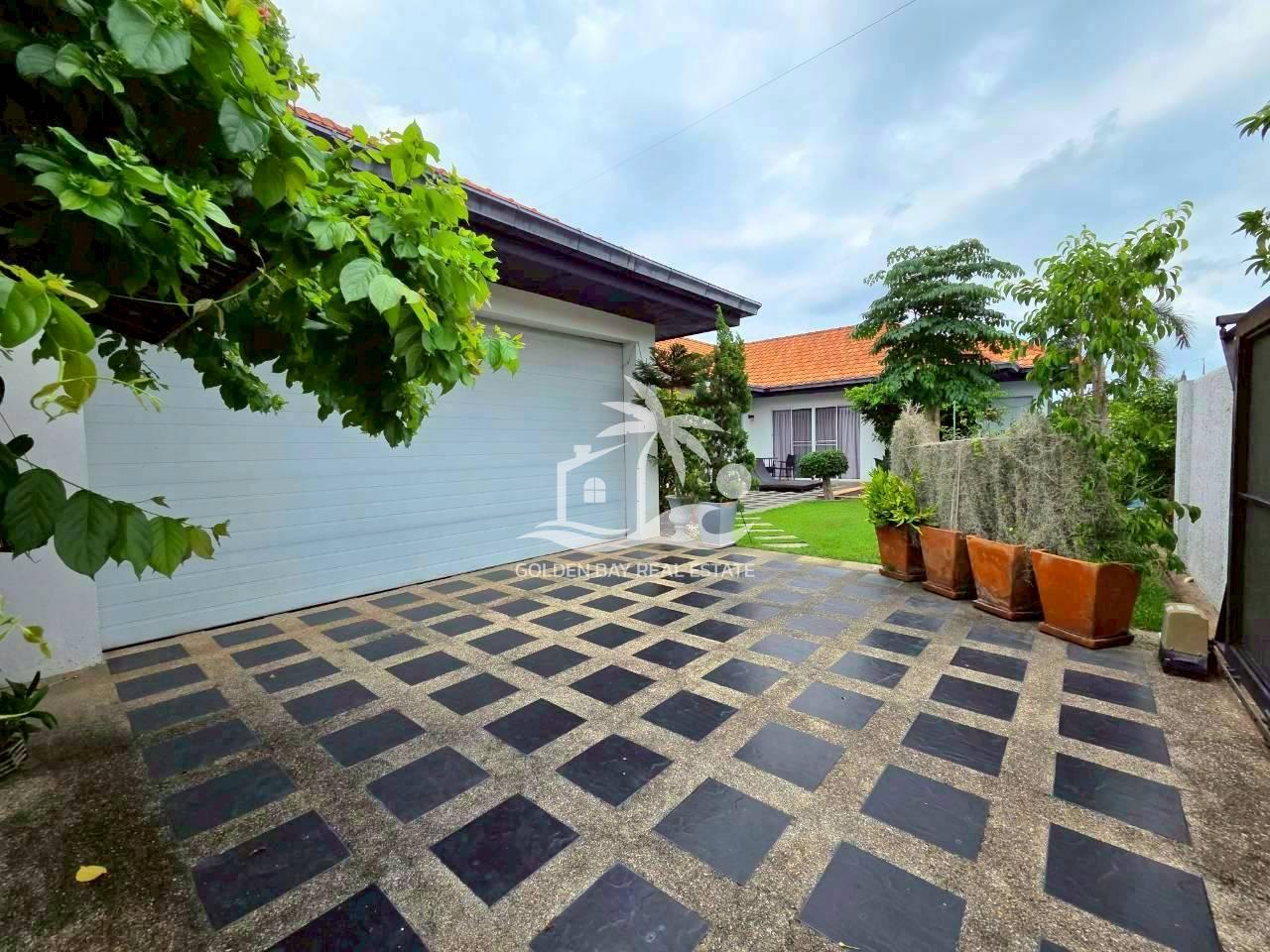 1 (1) Freeway Villas – East Pattaya